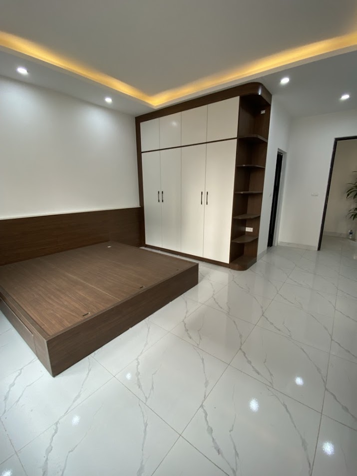 TT THANH TRÌ. VỊ TRÍ V.II.P, VÀI BƯỚC RA TÁI ĐỊNH CƯ. DT 42M2x5T. HƠN 4 T-Ỷ